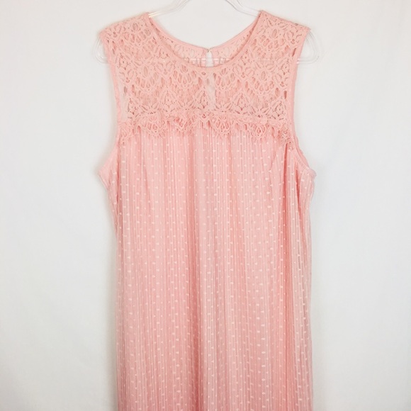 Lane Bryant Dresses & Skirts - NWT Lane Bryant Lace Sleeveless Dress